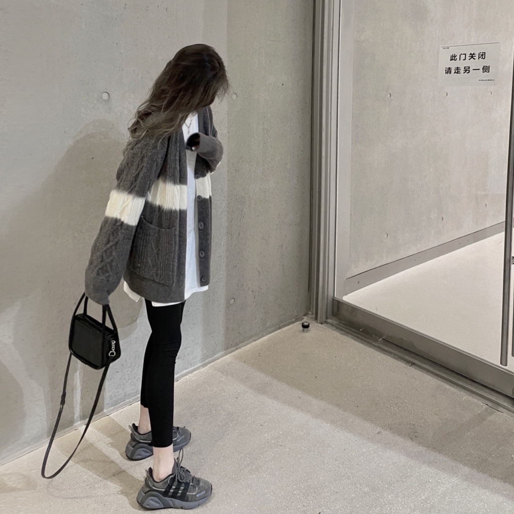 Cardigan Len Dày Màu Xám Phối line Trắng Thời TRang