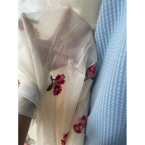 Vải tơ óng thêu hoa