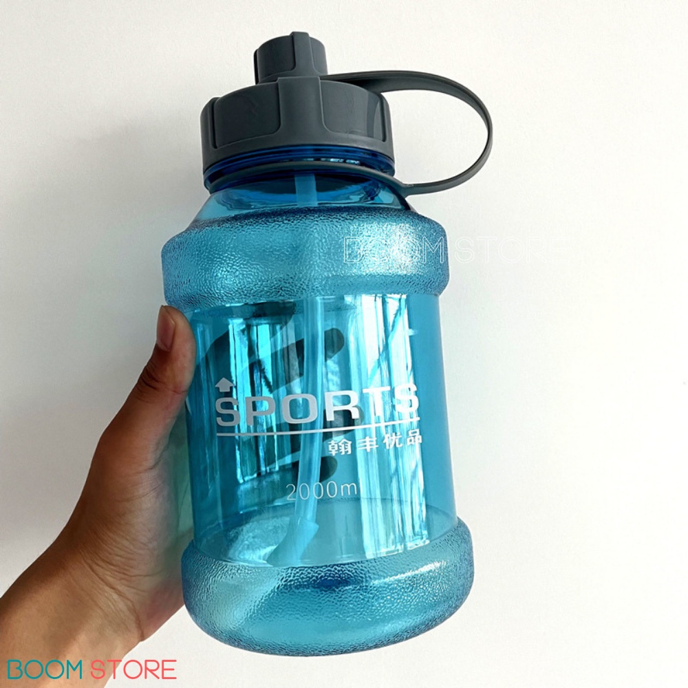 Bình nước thể thao 2 lít bằng nhựa chia vạch có ống hút cute Boom Store