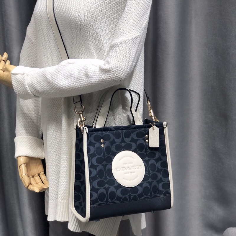 Túi Coach Dempsey Tote 22 in signature Jacquard❌ code: coach C5638