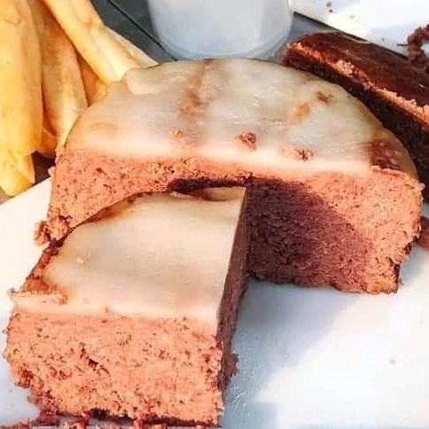 Màu đỏ Carmine 5% dùng tạo màu hồng đỏ cho xúc xích, lạp xưởng, pate, thịt nguội, jambon