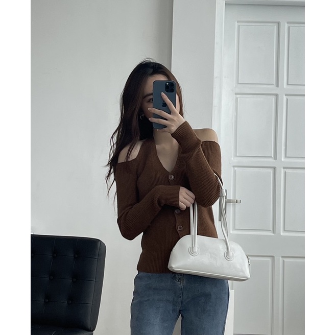 Áo len buộc cổ vancat