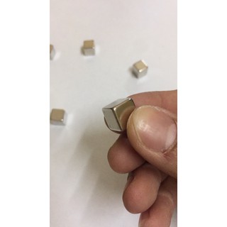 NAM CHÂM ĐẤT HIẾM 10 X10 X 10 HÌNH VUÔNG