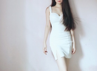 Đầm body 2 dây cúp ngực xẻ đùi