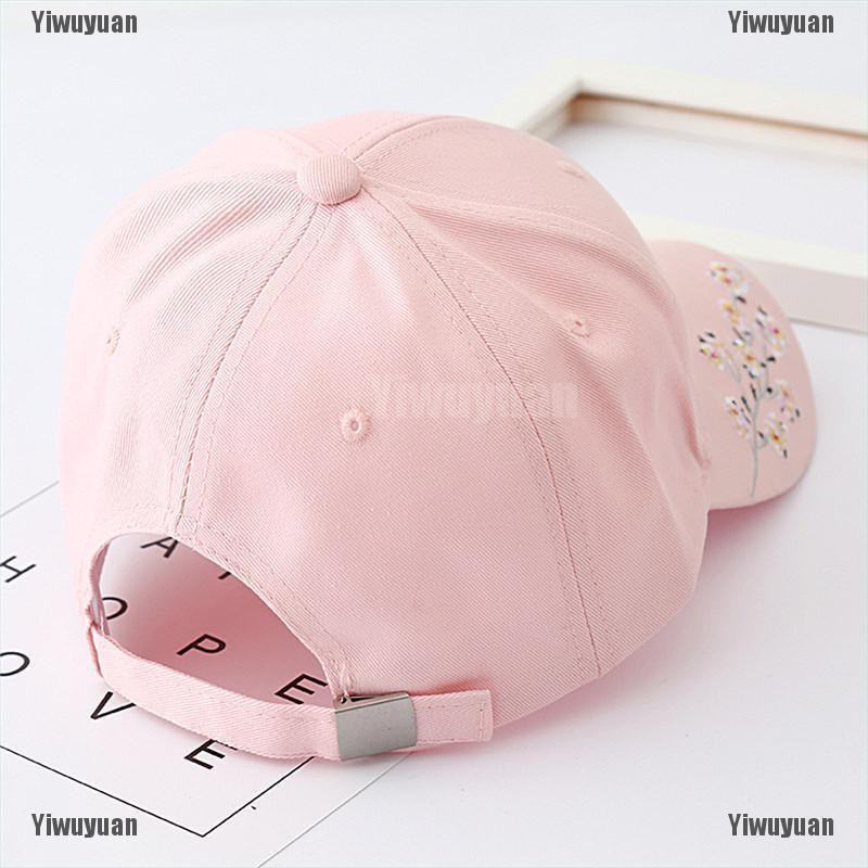 Mũ Lưỡi Trai Thêu Hình Hoa Đào Thời Trang