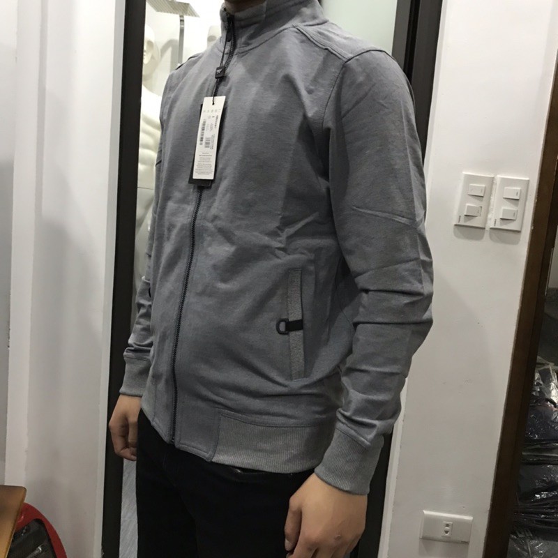 Áo khoác chống nắng nỉ nam  ARISTINO một lớp thoáng khí - ajk034- TAG 725K- còn xám S và L | BigBuy360 - bigbuy360.vn