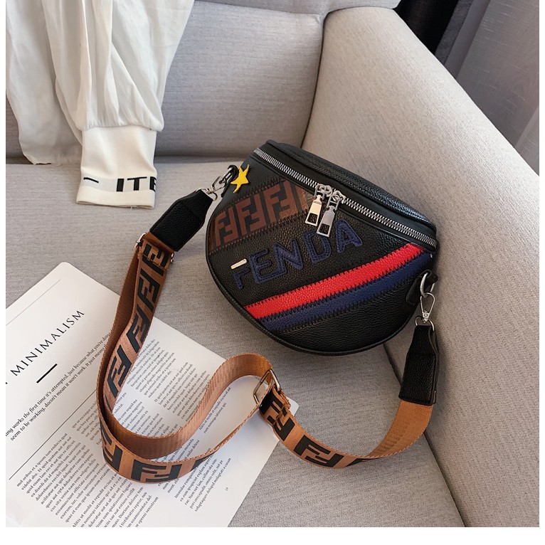 Túi xách FENDA quai vuông dây đeo họa tiết bản lớn VL260