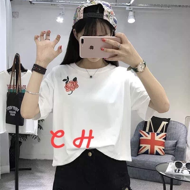 Áo croptop hoa hồng (C)