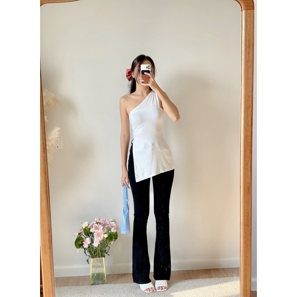 áo thun lệch vai xẻ bên