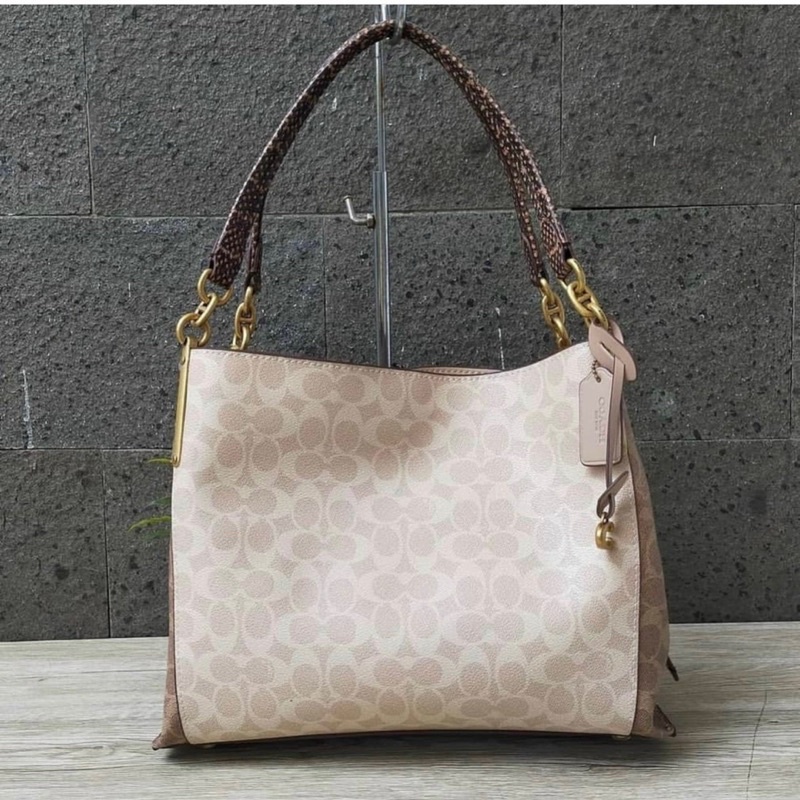 Coach mẫu công sở | BigBuy360 - bigbuy360.vn