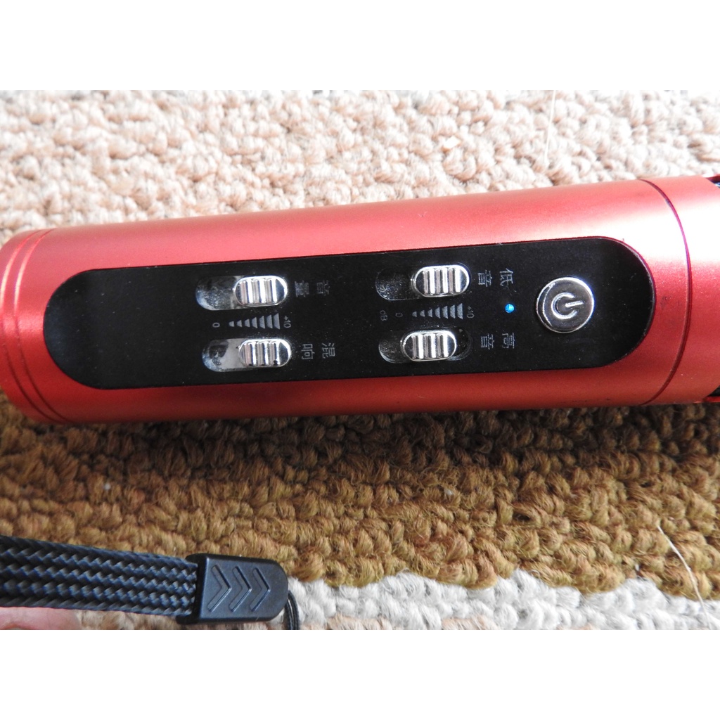 Thanh lý cái Mic hát Karaoke không dây còn lên nguồn sáng đèn cắm tai nghe còn hoạt động tốt không biết dùng thế nào