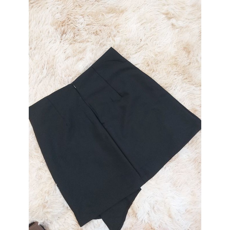 💥Chân Váy Ngắn A Cách Điệu Bên Hông Cực Sang Tà Lệch Hai Màu Đen - Nâu Tây Trẻ Trung Năng Động | BigBuy360 - bigbuy360.vn