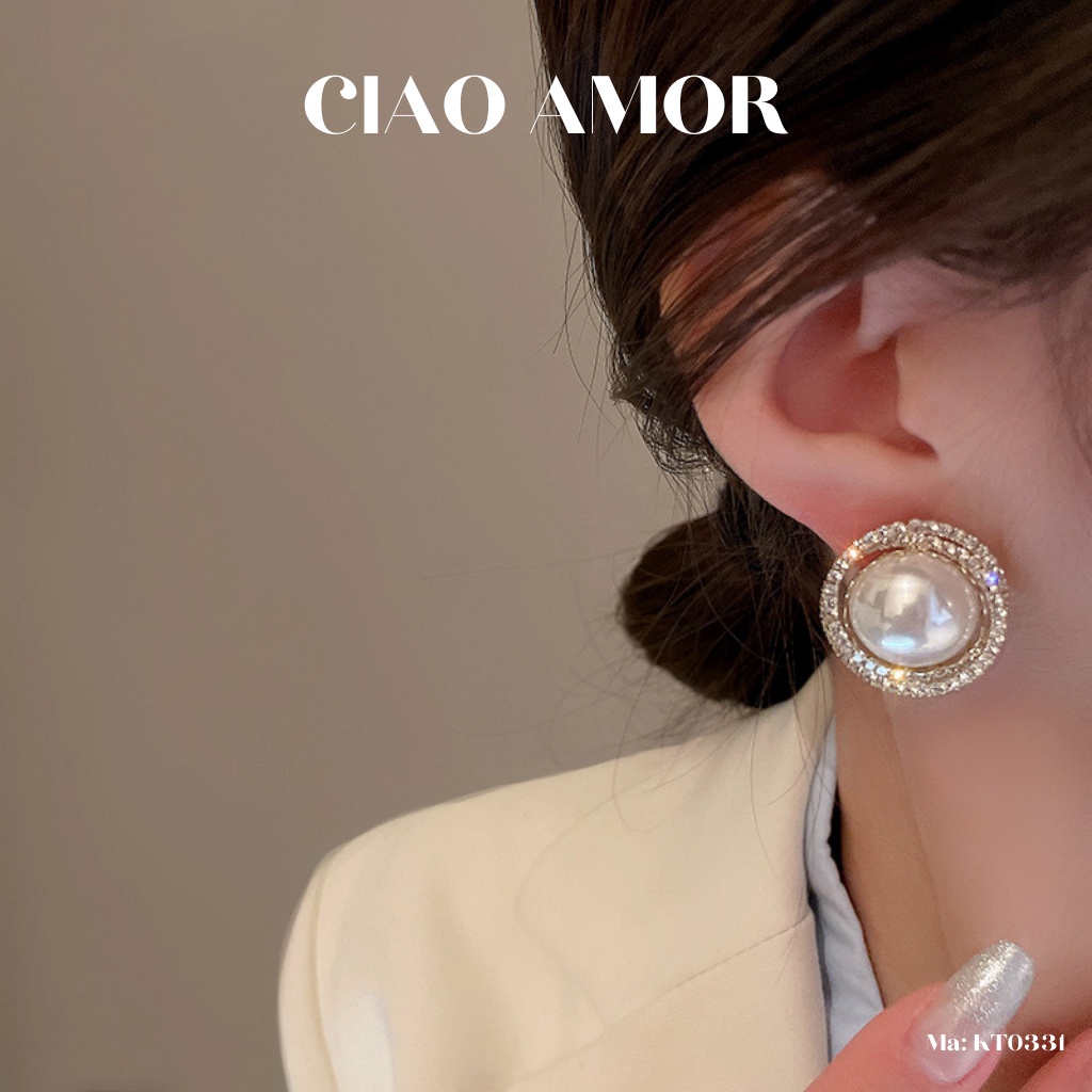KT0331-Khuyên tai nữ, Bông tai nữ bạc 925 sang trọng dự tiệc tròn ngọc to giữa viền lớp đá xoắn Trang sức Ciao Amor