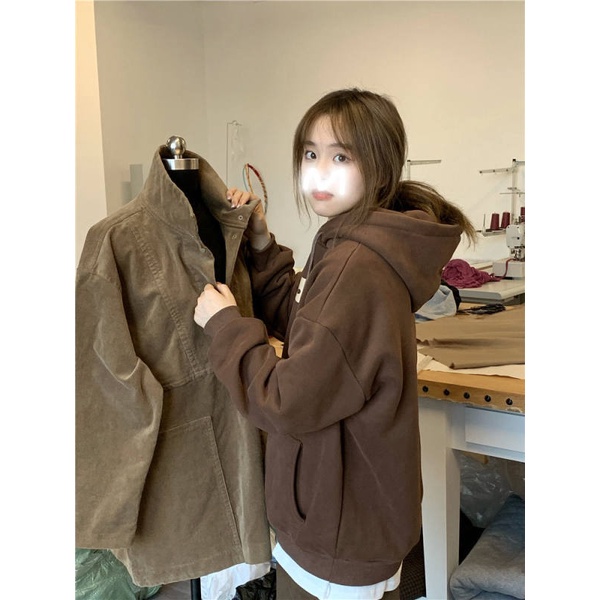 Áo hoodie màu nâu trắng thời trang cho nữ | BigBuy360 - bigbuy360.vn