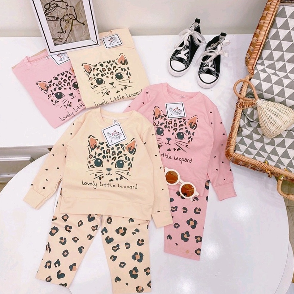 Bộ Quần Áo Dài Tay Thu Đông Cho Bé Gái In Hình Mèo Da Báo Vải Cotton Cho Bé Từ 6 - 20kg