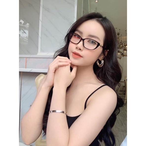 Gọng cận xinh chuẩn đét | BigBuy360 - bigbuy360.vn