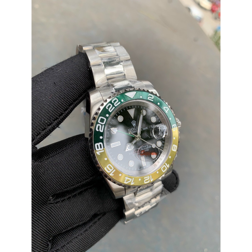 Đồng hồ nam Rolex Submarine - biệt danh “Hulk” - Người khổng lồ xanh