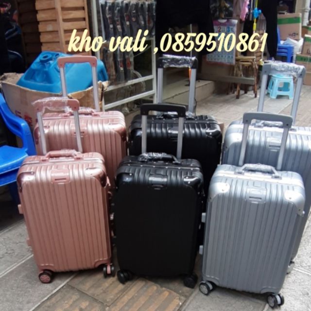 Vali cao cấp