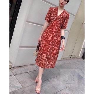 Đầm xòe hoa cổ tim xinh xắn