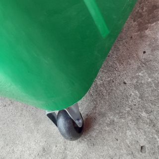 Thùng rác công cộng 90L có bánh xe.