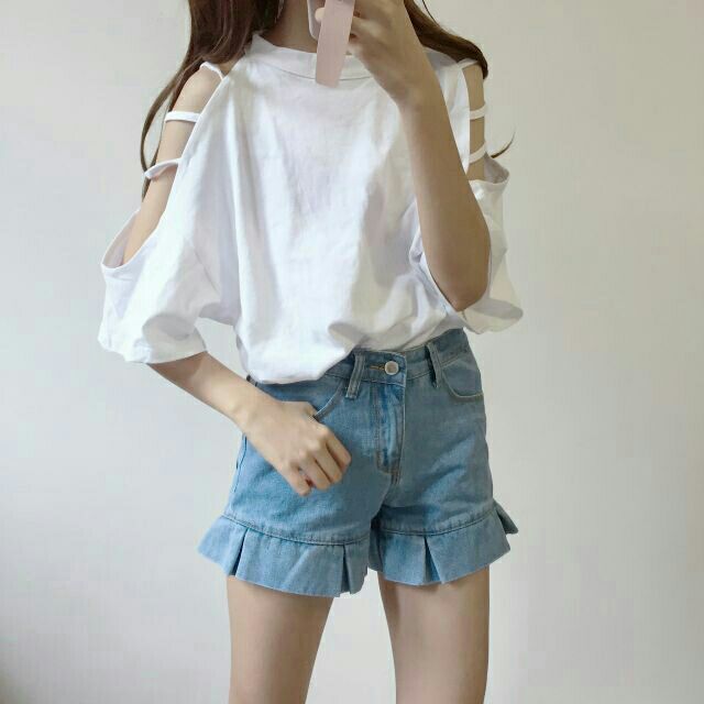 Áo khoét vai tay lỡ