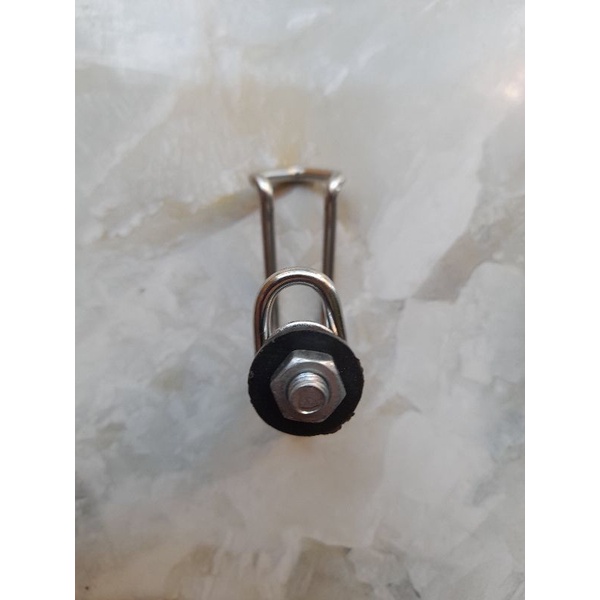 Móc giữa đôi inox gắn cho nhiều loại xe