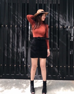 Chân váy nhung kèm đai 