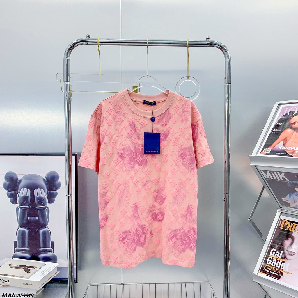 Áo Phông Nữ LV Hoạ Tiết Nổi Vải Cotton Mát Mịn - Áo Phông LV Nữ Nữ Cao Cấp  - Áo Đôi Nam Nữ Cao Cấp