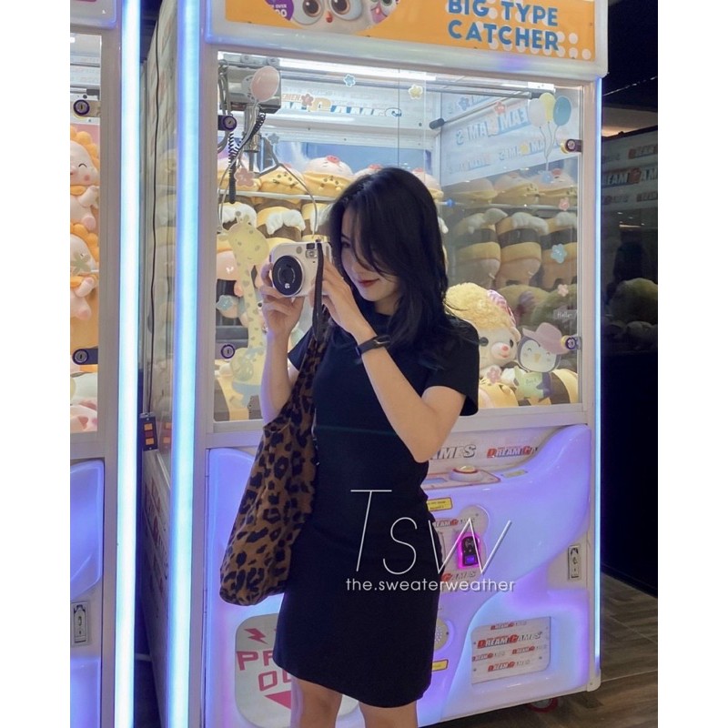 Váy body trơn cổ tròn