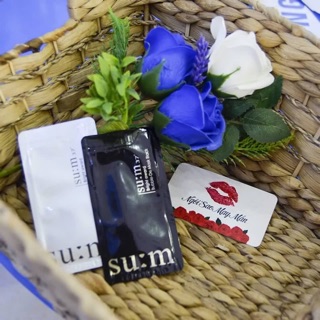 Mặt nạ sủi bọt thải độc sum37