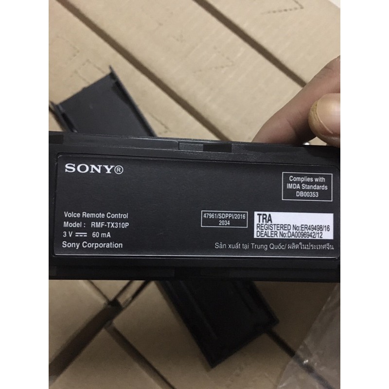 Điều khiển Tivi sony Tx310P Tìm kiếm bằng giọng nói. Hàng bóc máy