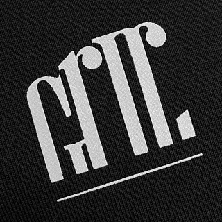 Grimm DC Áo thun tay dài Monogram // Đen