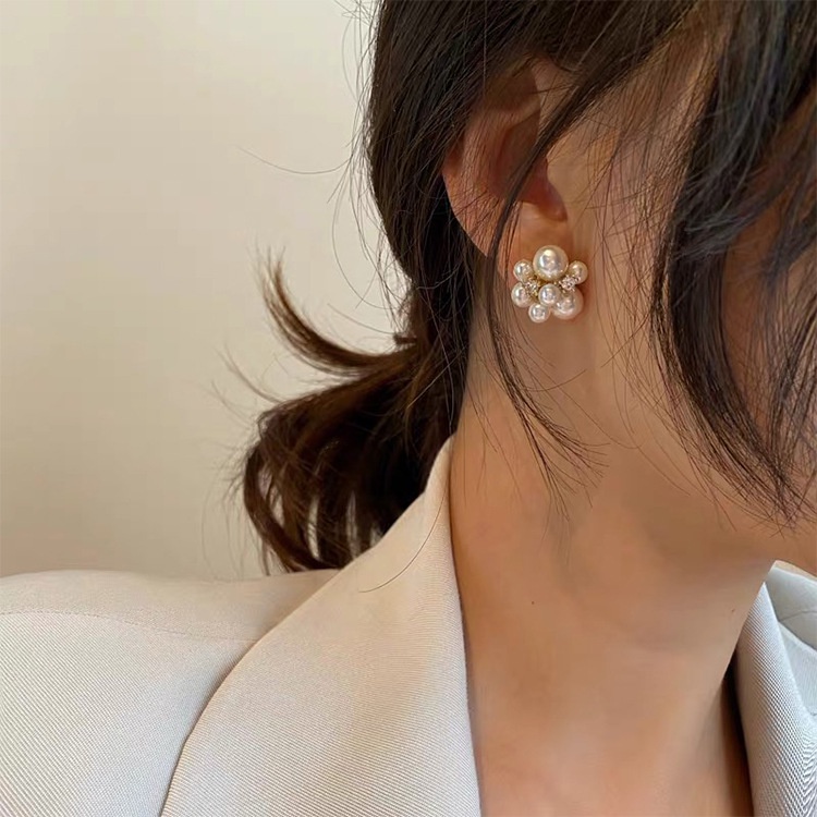 1 Cặp Khuyên Tai Mặt Hoa Ngọc Trai Dáng Thả Thời Trang Hàn Quốc Đơn Giản Cho Cô Dâu