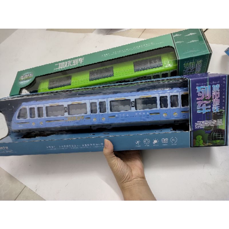 Đồ chơi tàu điện siêu tốc chạy bằng pin có đèn và âm thanh