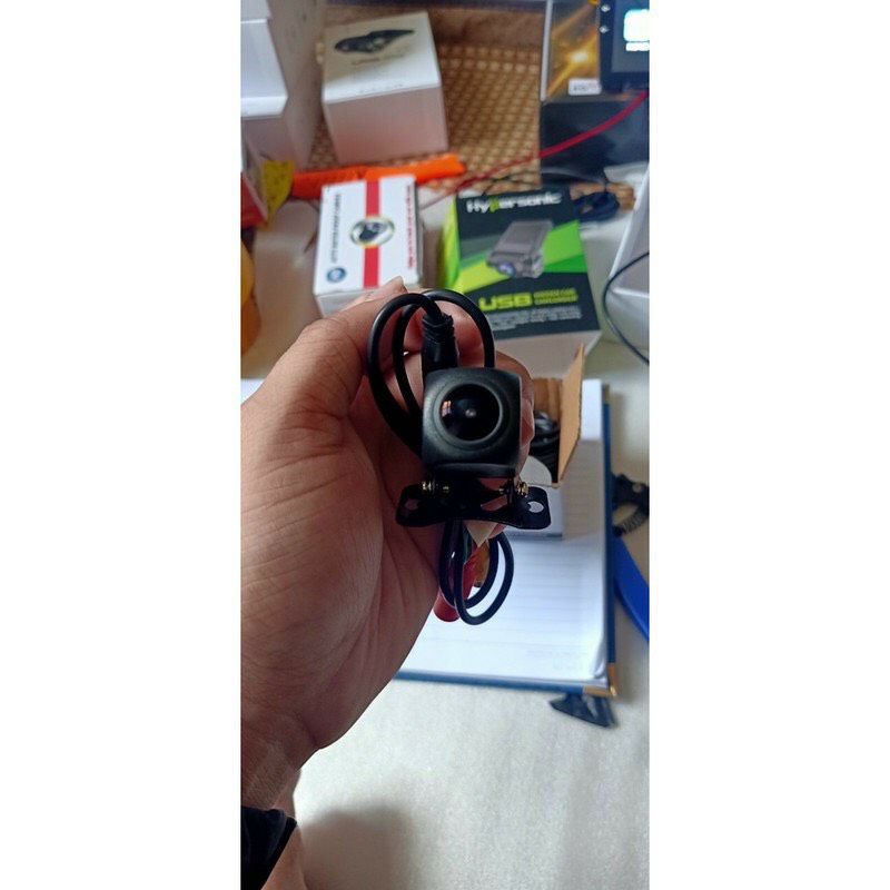 Camera lùi AHD độ phân giải Full HD 1080p có hồng ngoại hỗ trợ quay đêm