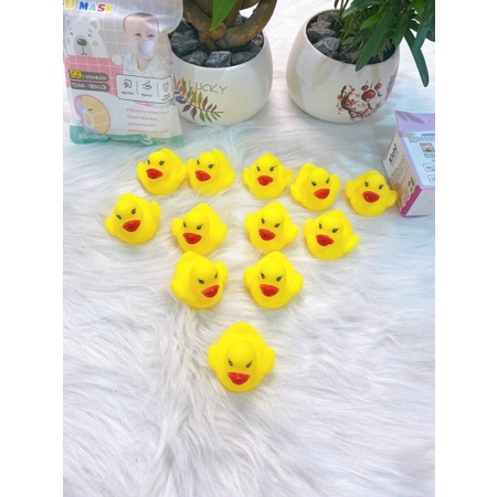 Đồ chơi vịt con thả bồn tắm cho bé