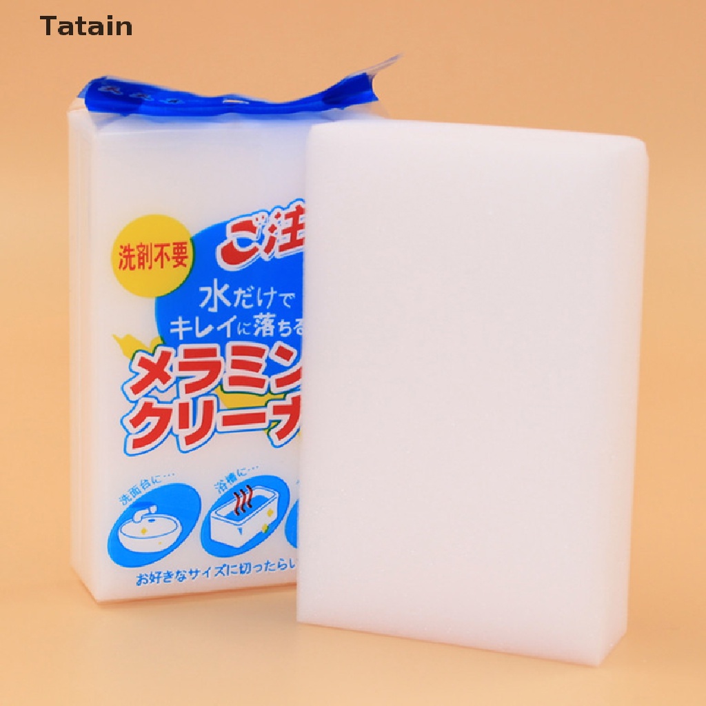 1 miếng bọt biển dùng để lau chùi vệ sinh