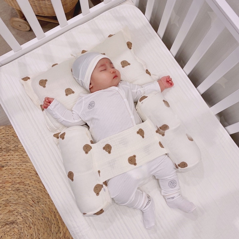 Bộ gối chặn bông kèm gối chống bẹp đầu xô muslin cao cấp cho bé sơ sinh Kiến Baby Store