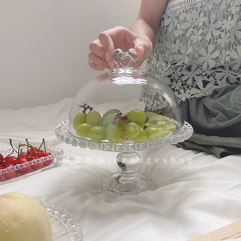 Khay đựng bánh có nắp đậy dạng vòm bằng thủy tinh phong cách Bắc Âu