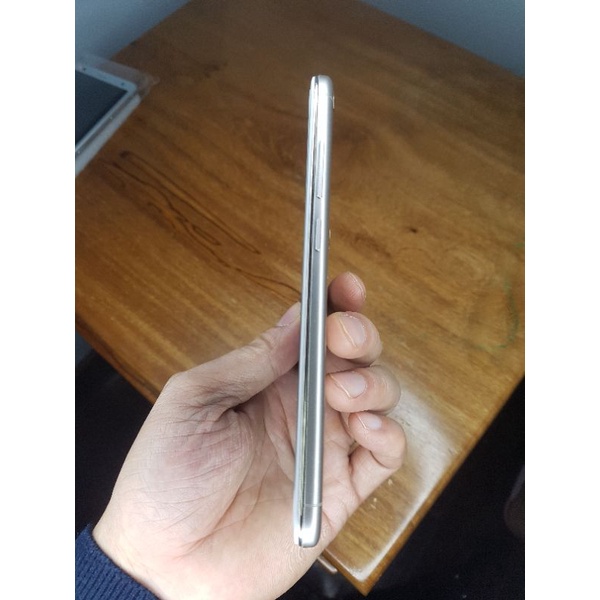 Điện thoại Vivo Y67A 4/32, 2 Sim, Chip MTK 6750 8 nhân để