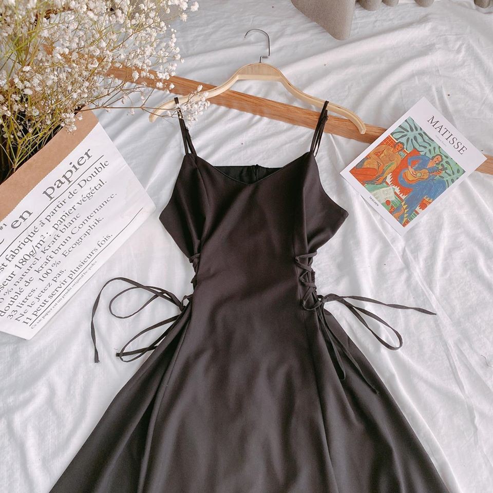 [Mã SKAMA06 giảm 8% tối đa 50K đơn 250K] ĐẦM 2 DÂY ĐEN ĐAN DÂY EO | BigBuy360 - bigbuy360.vn