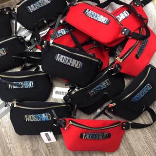 Túi đeo ngực moschino