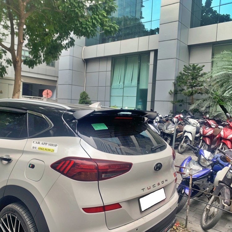 Đuôi gió thê thao Hyundai Tucson  Chất Liệu Nhựa ABS Cao Cấp . Lắp Cho các đời 2015-2020