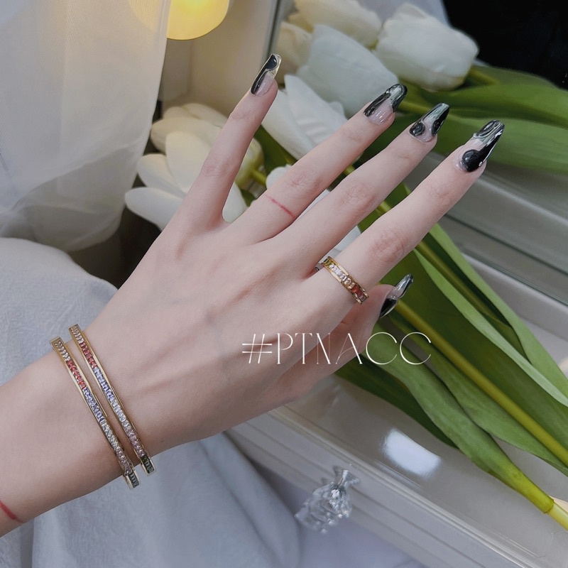 Vòng tay titan full đá paguet 7 màu 1 hàng đá vuông dáng mảnh .PTNACC.