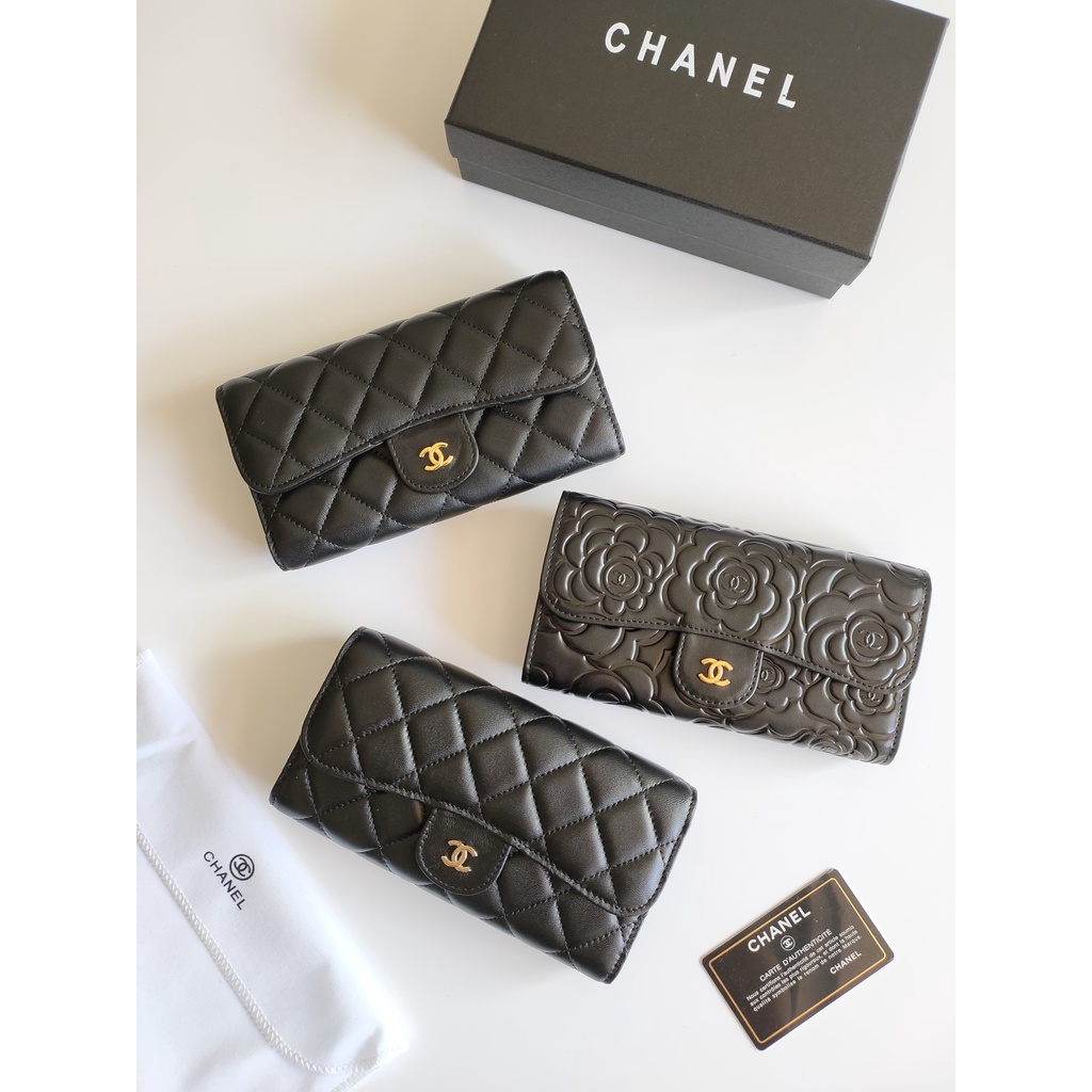 Ví cầm tay nữda thật thời trang cao cấp 𝘾𝙝𝙖𝙣𝙚𝙡 𝘾𝙝𝙖𝙣n𝙚𝙡 CN thiết kế họa tiết hoa nổi độc đáo, sang trọng