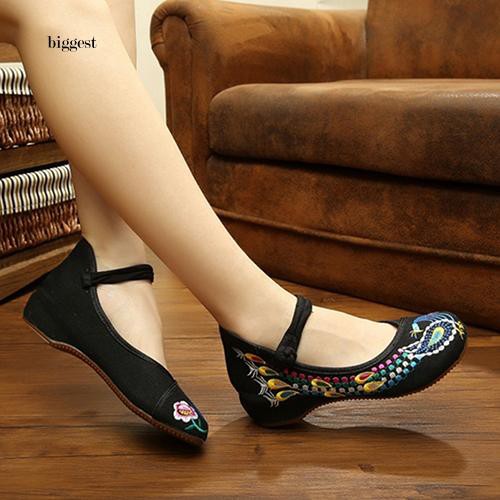 Giày thêu họa tiết truyền thống Trung Hoa | BigBuy360 - bigbuy360.vn