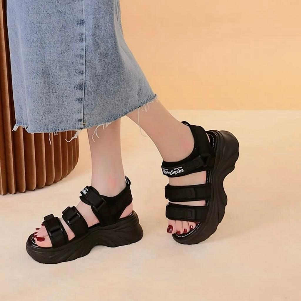 Giày sandal nữ MWC 2408 - Sandal Đế Bánh Mì Cao 5cm Siêu Hack Dáng Với Quai Ngang Lót Dán Thời Trang
