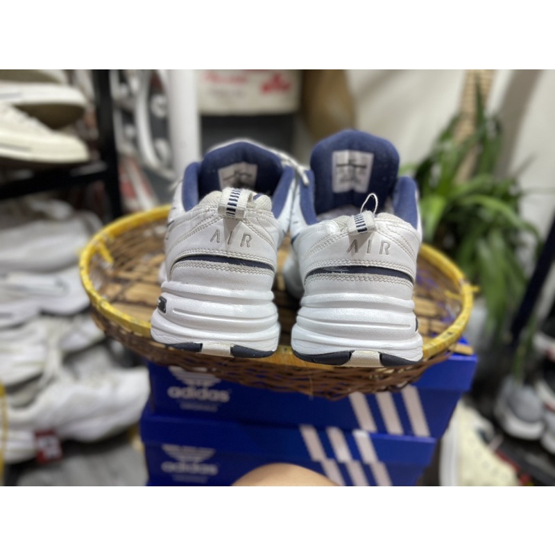 GIÀY NIKE AIR MONARCH