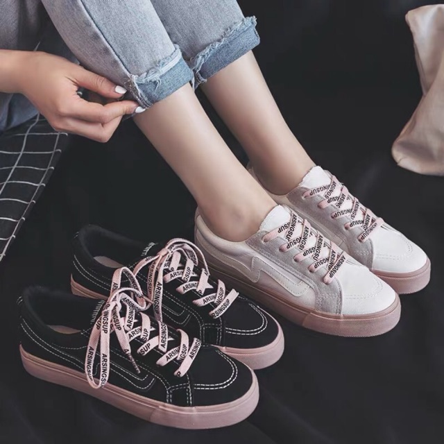 Giày thể thao 2020