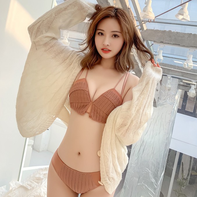 Set áo ngực ren không gọng kèm quần lót